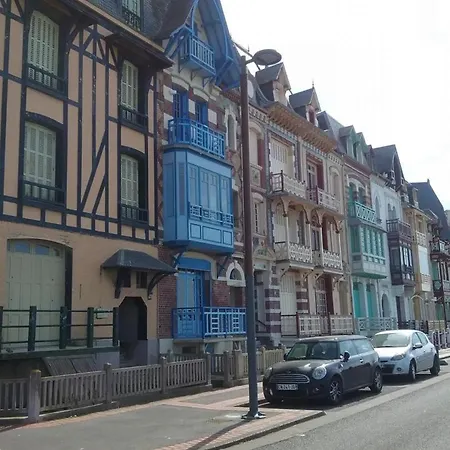 Holiday home Gite Gites De France - Le Petit Marin *