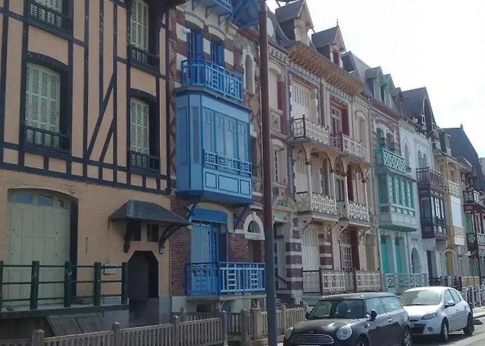 Holiday home Gite Gites De France - Le Petit Marin *